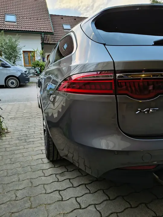 Jaguar Xf 2017 photo 2