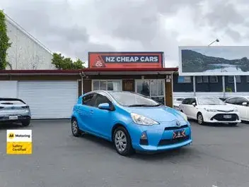 Toyota Aqua 2013 photo 2