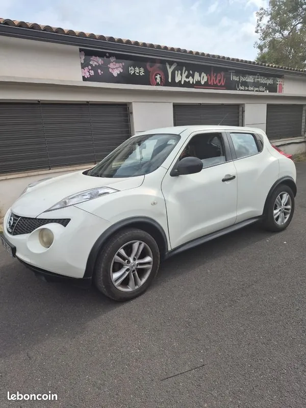 Nissan Juke 2011 photo 2