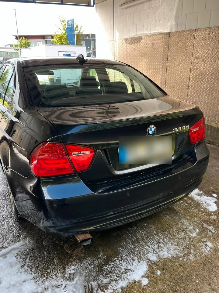 BMW E90