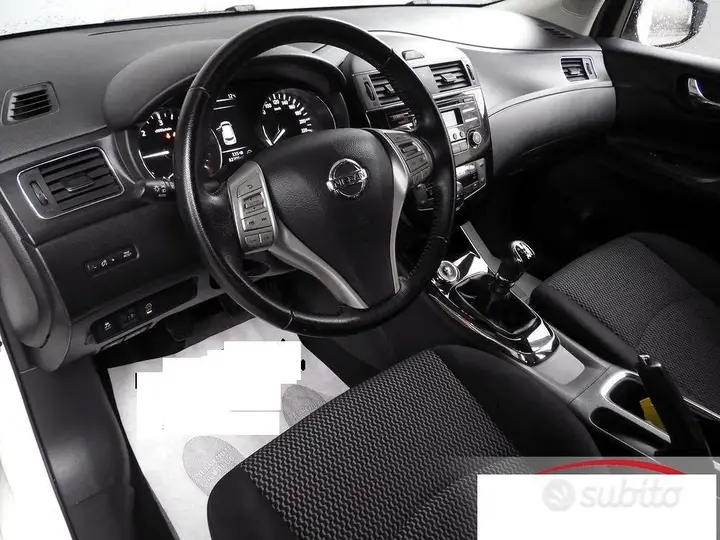 Nissan Pulsar 2015 photo 2