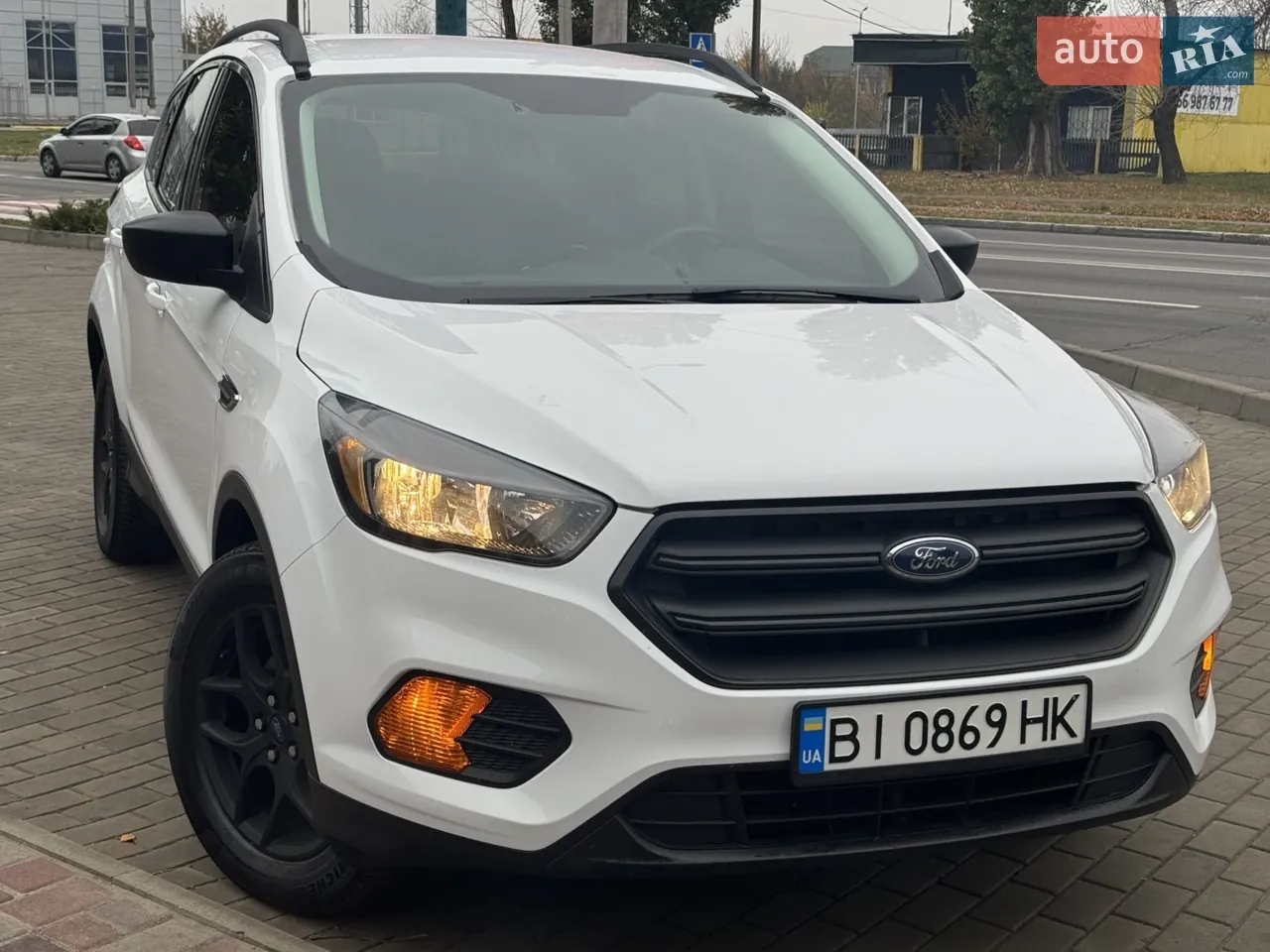 Ford Escape 2018 photo 2