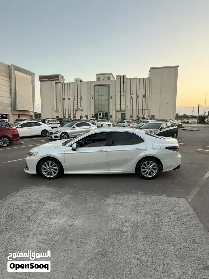 Toyota Camry 2022 photo 2
