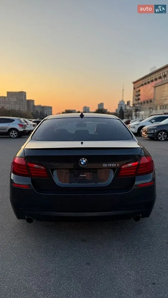 BMW 5 Series 2012 photo 3
