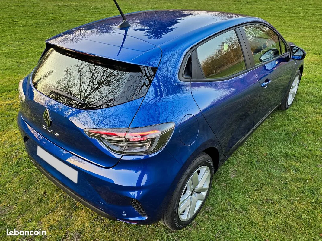 Renault Clio 2025 photo 3