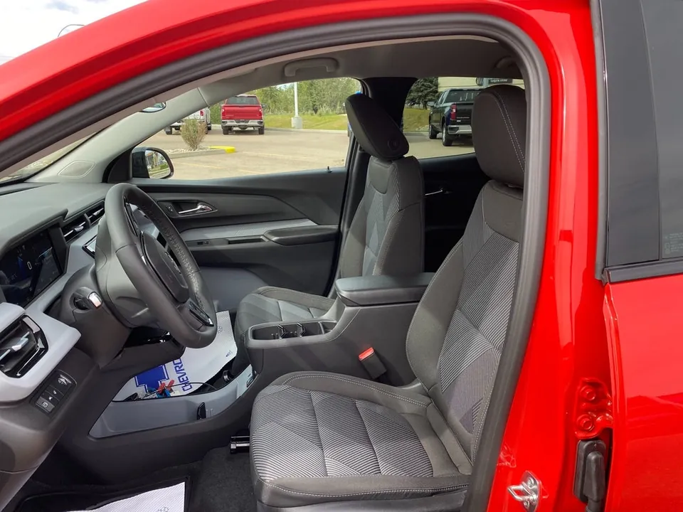 Chevrolet Bolt 2027 photo 3