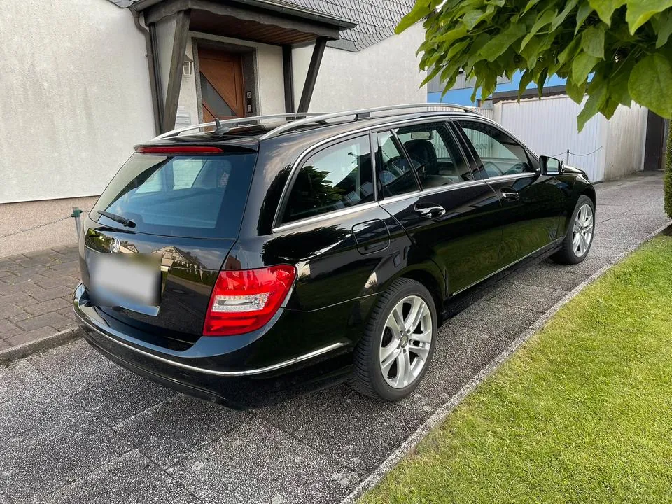 Mercedes-Benz C180