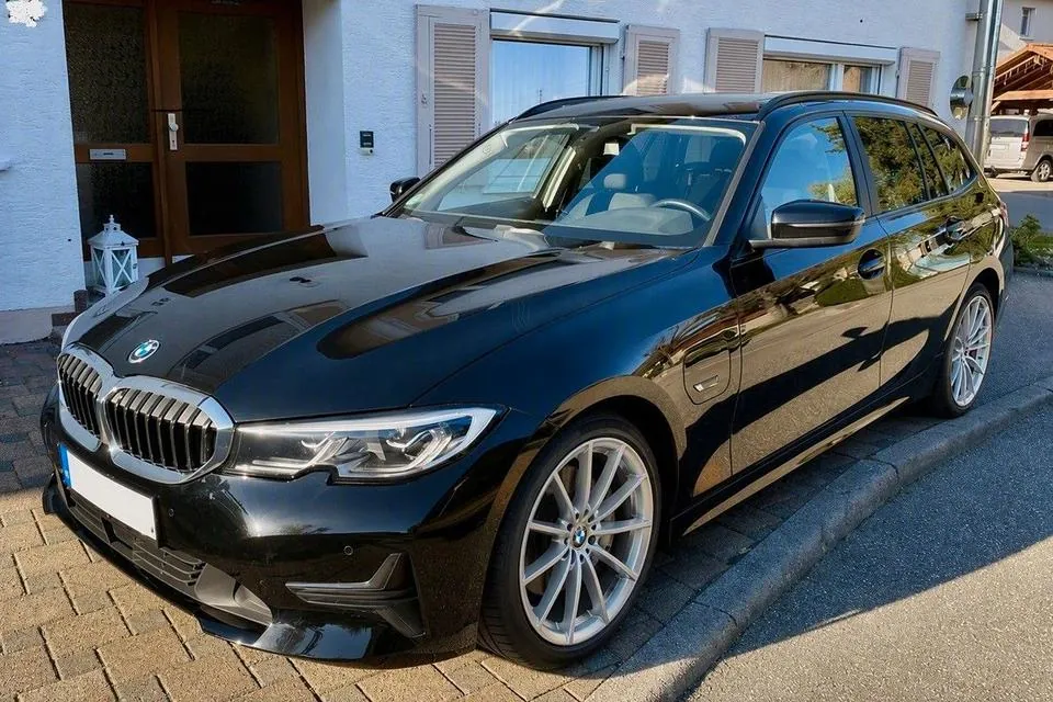 BMW 320E