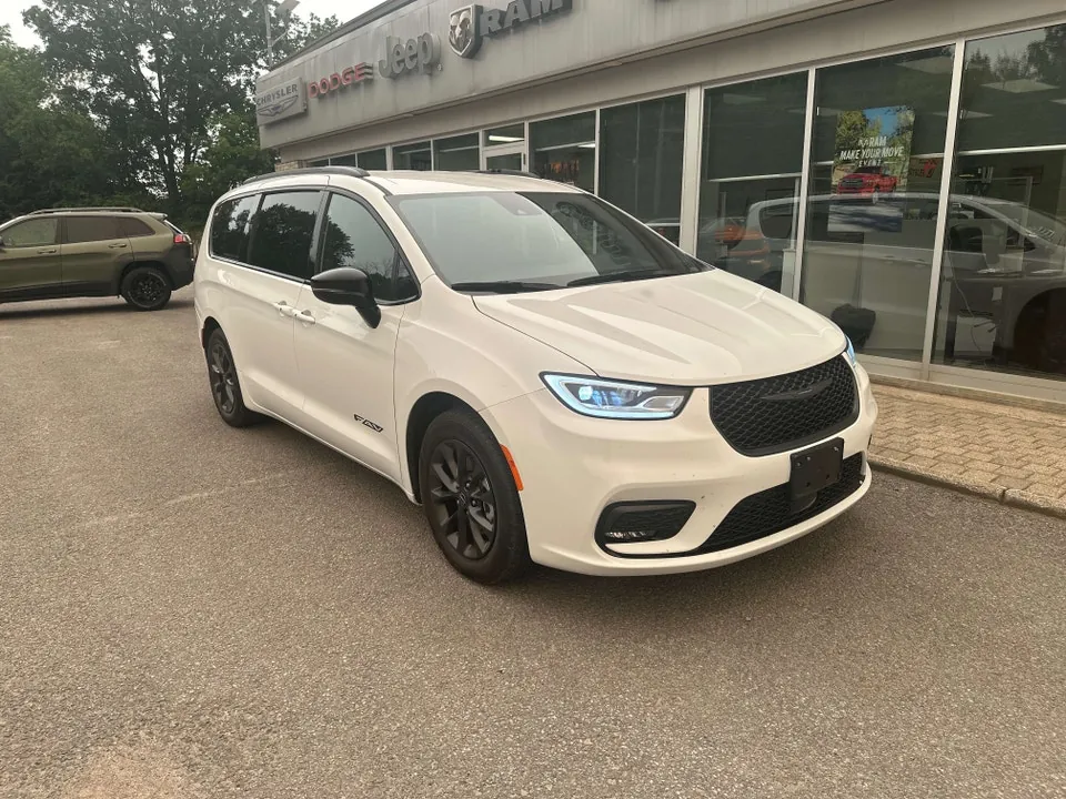 Chrysler Pacifica 2025 photo 3