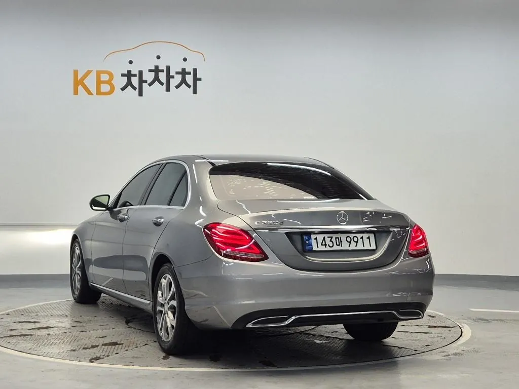 Mercedes-Benz C-Class 2016 photo 2