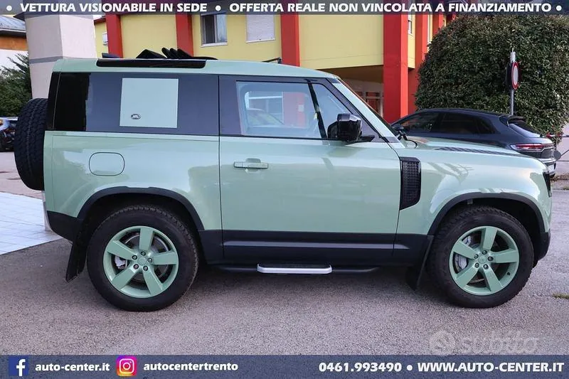 Land Rover Defender 2023 photo 5