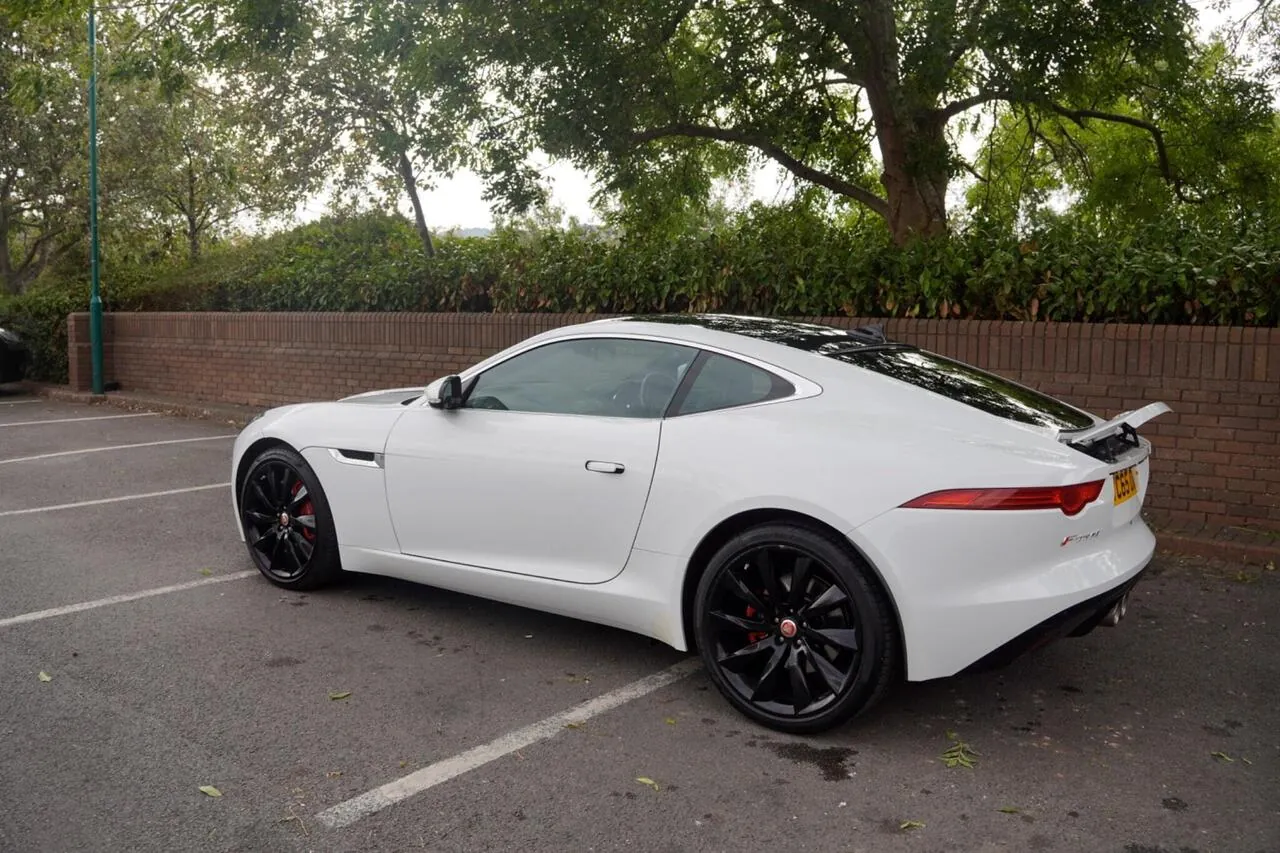 Jaguar F-Type 2015 photo 4
