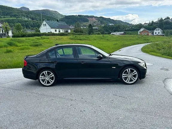 BMW 318I 2008 photo 5