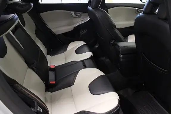Volvo V40 Cross Country 2016 photo 5