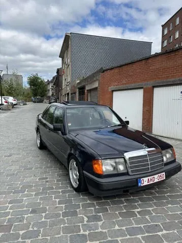 Mercedes-Benz 300E