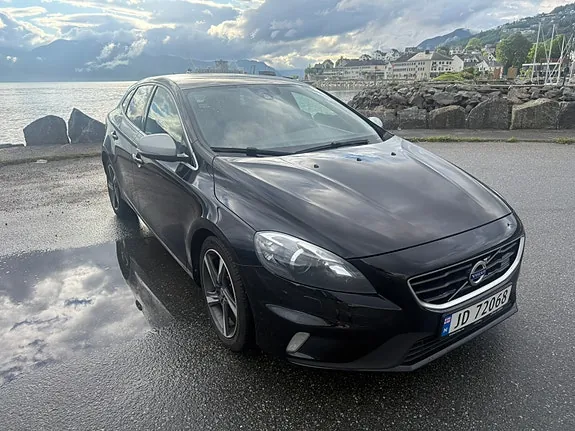 Volvo V40 2015 photo 2