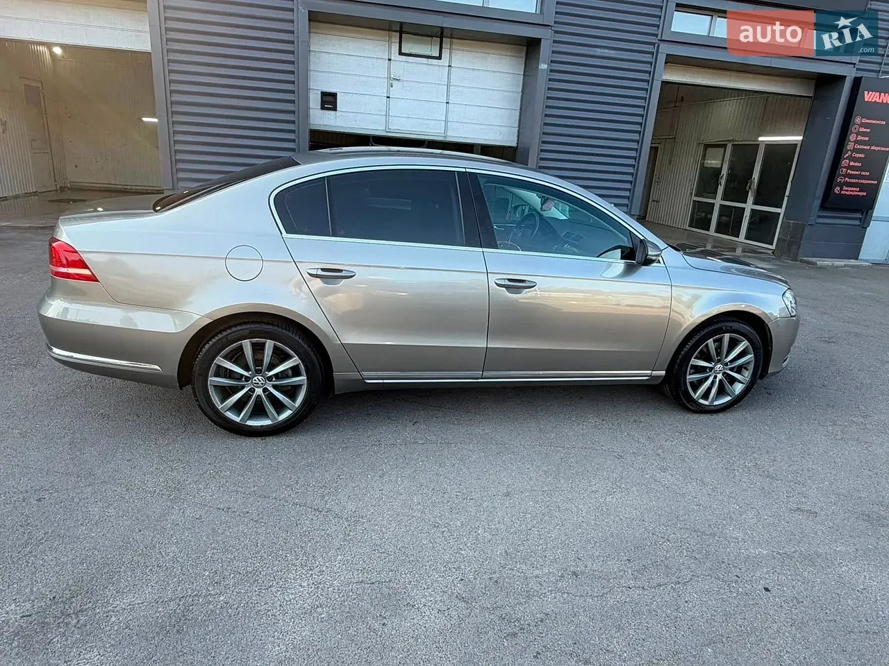 Volkswagen Passat 2012 photo 3