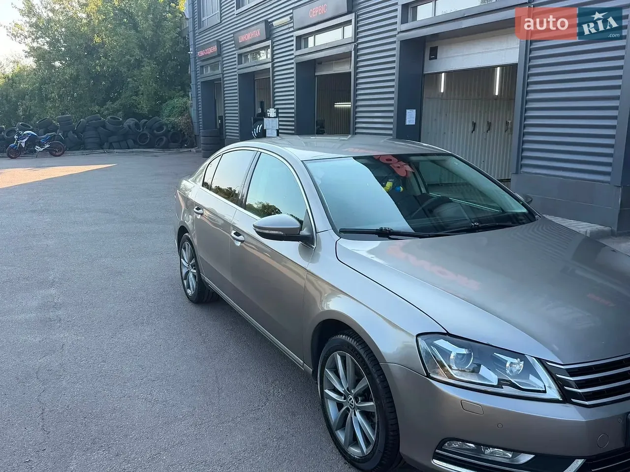 Volkswagen Passat 2012 photo 2