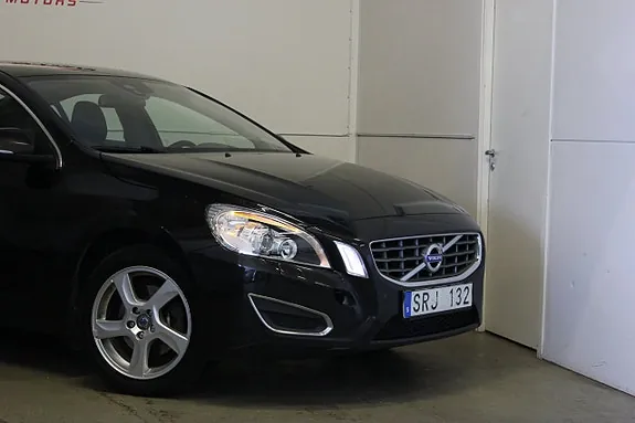 Volvo S60 2012 photo 2