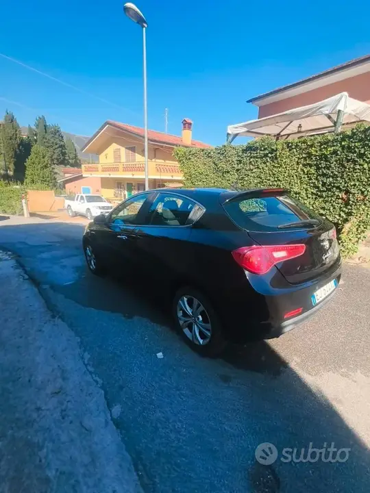 Alfa Romeo Giulietta 2011 photo 3