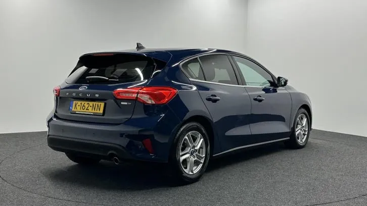 Ford Focus 2021 photo 2