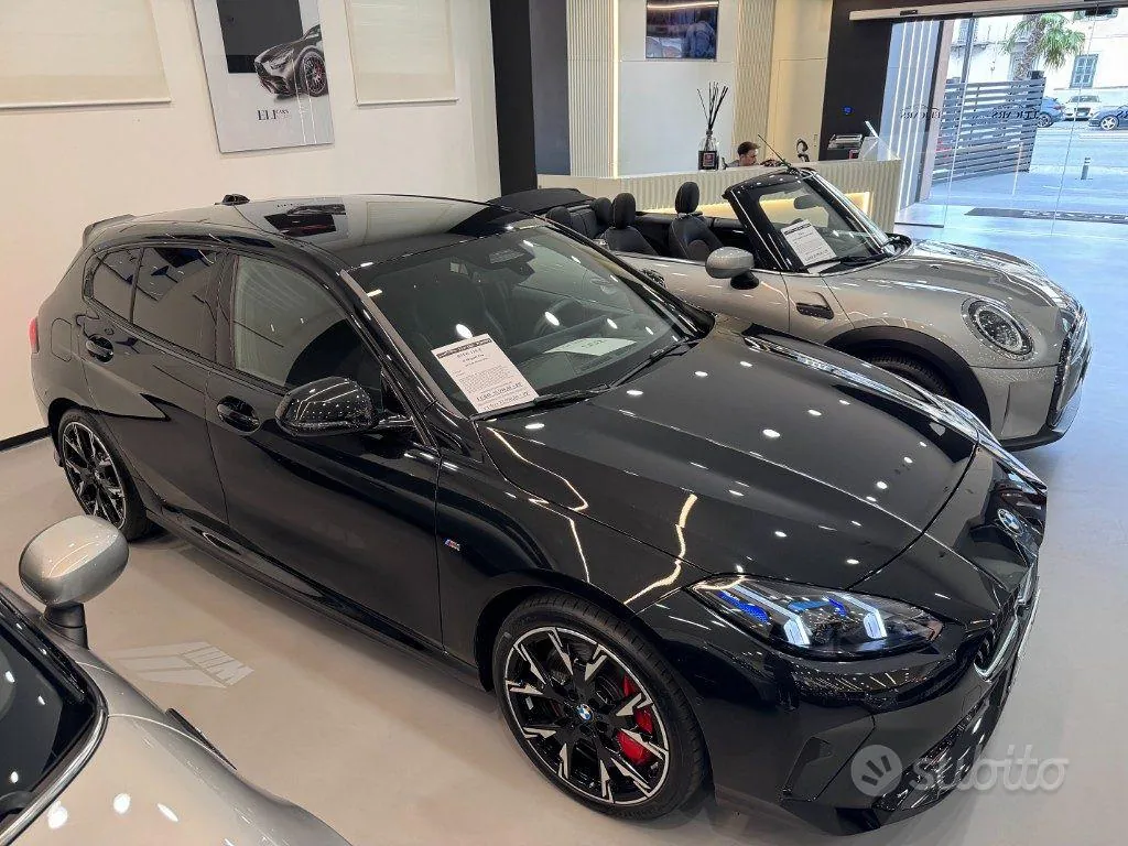 BMW 118D 2025 photo 2
