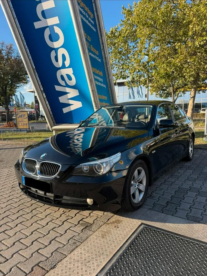 BMW 520I
