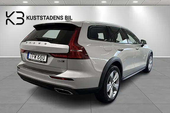 Volvo V60 Cross Country 2021 photo 3