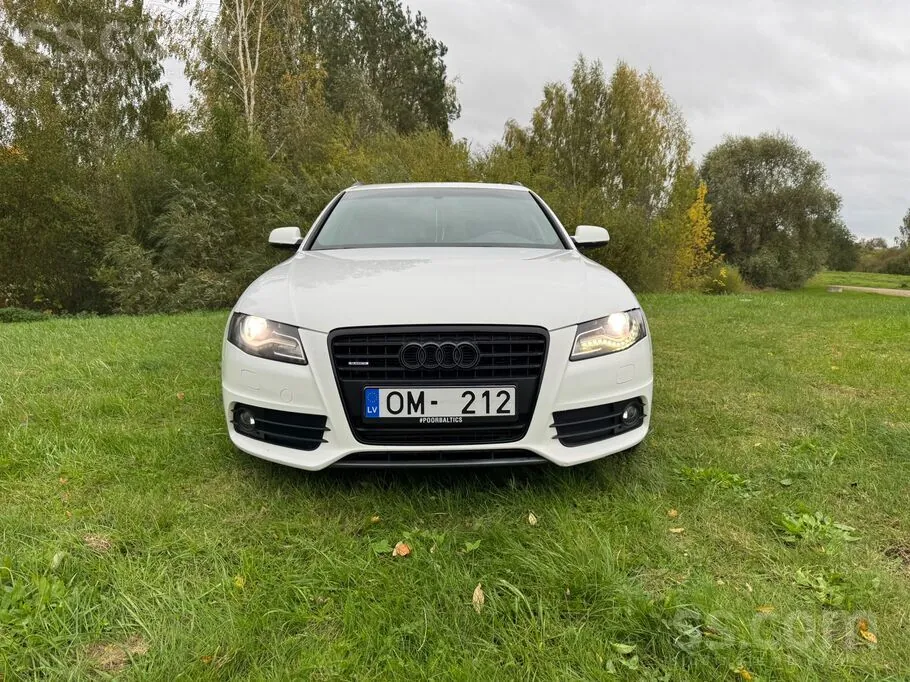 Audi A4 2011 photo 2