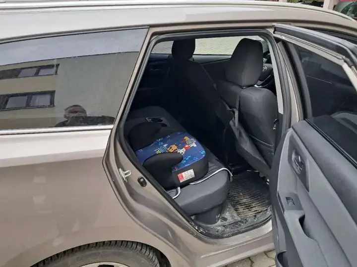 Toyota Auris 2015 photo 3