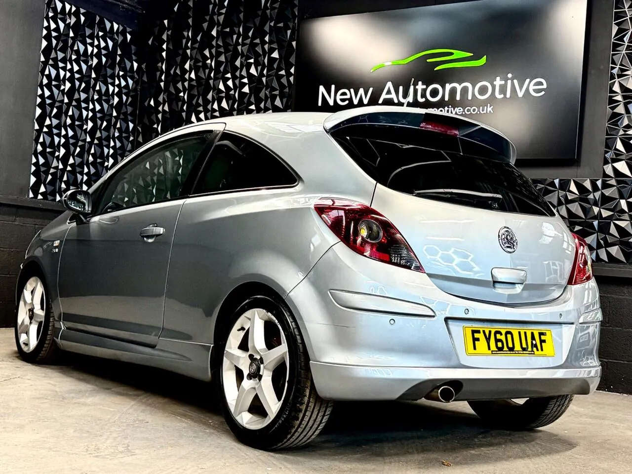 Vauxhall Corsa 2010 photo 3