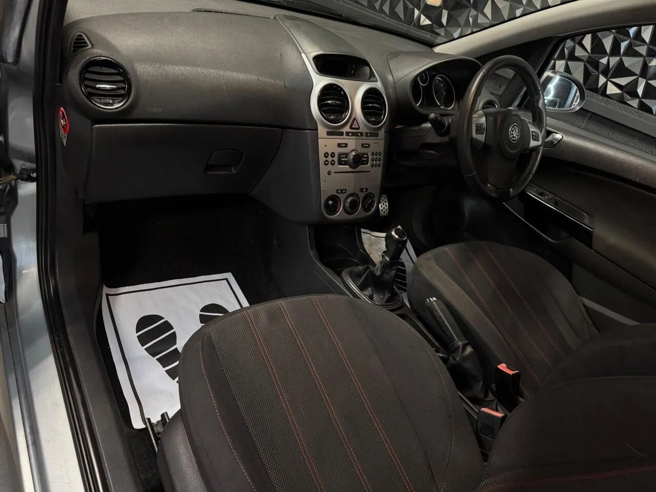 Vauxhall Corsa 2010 photo 4