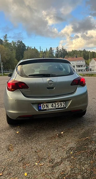 Opel Astra 2010 photo 4