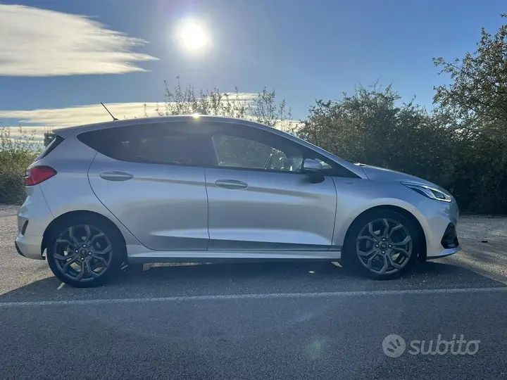 Ford Fiesta 2019 photo 2