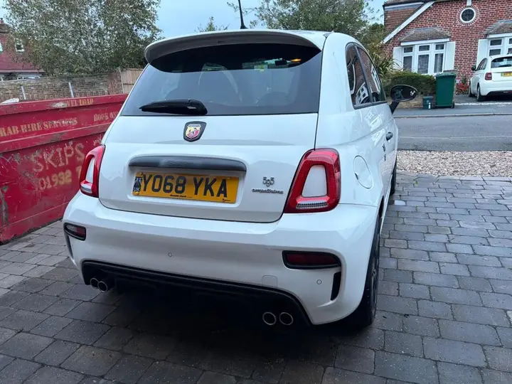 Abarth 595 2019 photo 2
