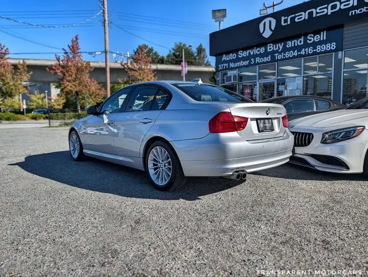 BMW 3 Series 2011 photo 5