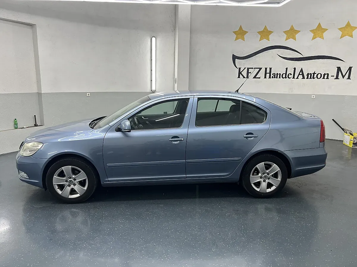Skoda Octavia 2009 photo 2