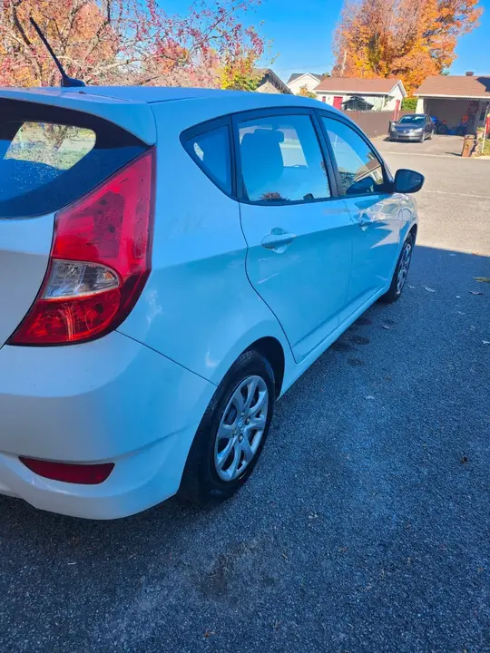 Hyundai Accent 2013 photo 4