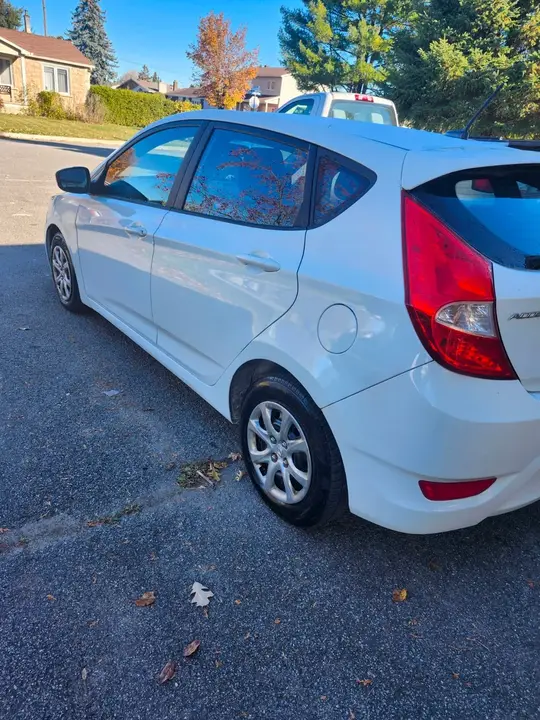 Hyundai Accent 2013 photo 3