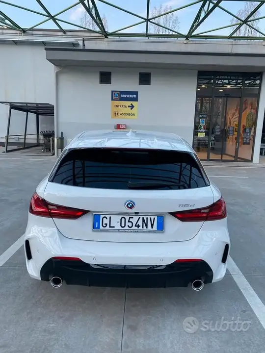 BMW 118D 2023 photo 2