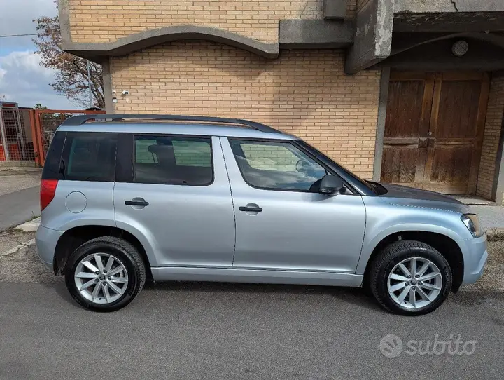 Skoda Yeti 2015 photo 4