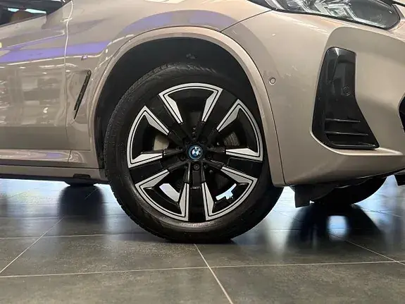 BMW Ix3 2023 photo 3