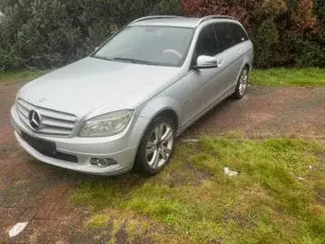 Mercedes-Benz C200