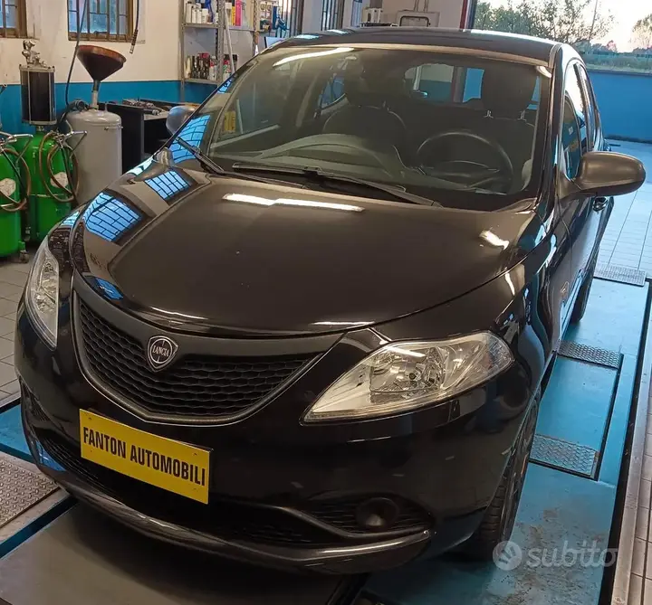 Lancia Ypsilon