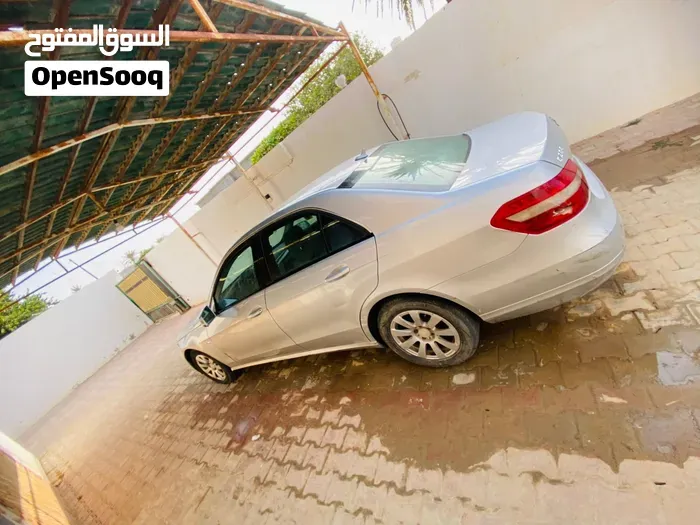 Mercedes-Benz E-Class 2012 photo 4