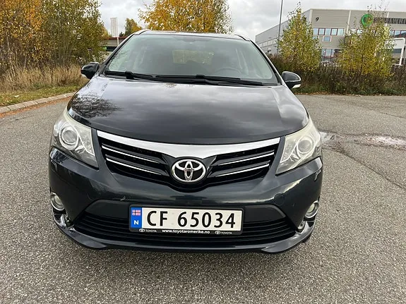 Toyota Avensis 2012 photo 2
