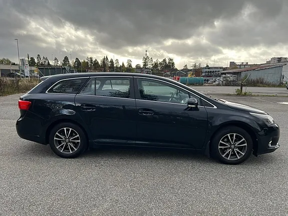 Toyota Avensis 2012 photo 4