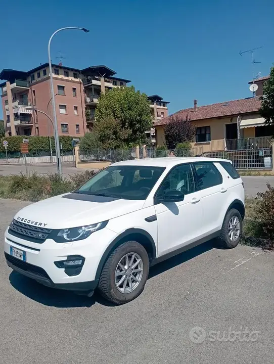Land Rover Discovery Sport 2017 photo 3