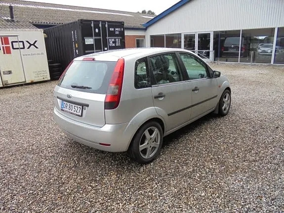Ford Fiesta 2005 photo 5