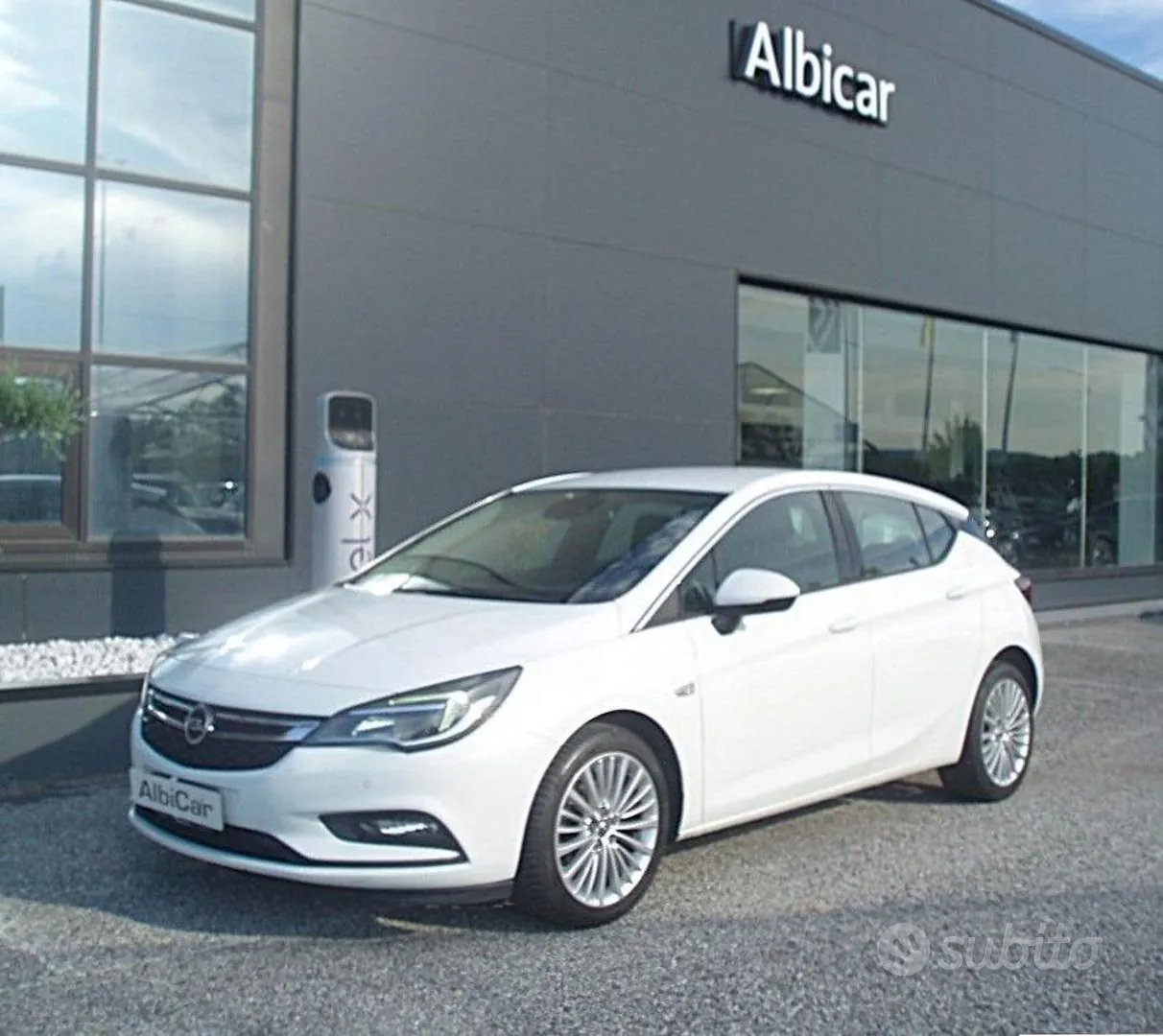 Opel Astra 2018 photo 2